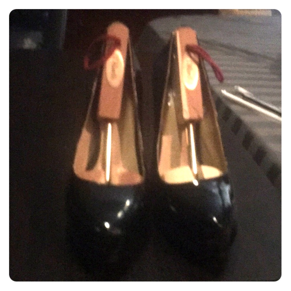 Size 8 black xiri shoes like new